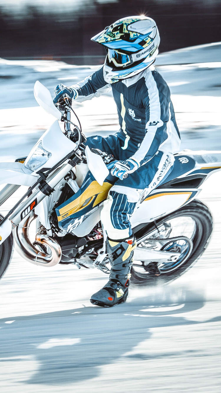 Обои мотоцикл, мотокросс, велосипед, гонки на мотоциклах, мотоциклы Husqvarna в разрешении 750x1334