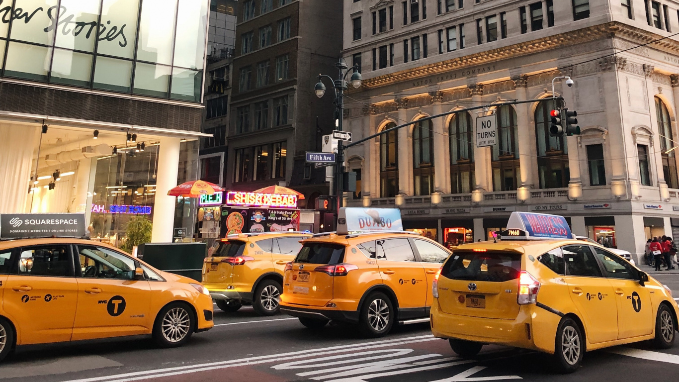 Обои авто, желтый, городской район, населенный пункт, город в разрешении 1366x768