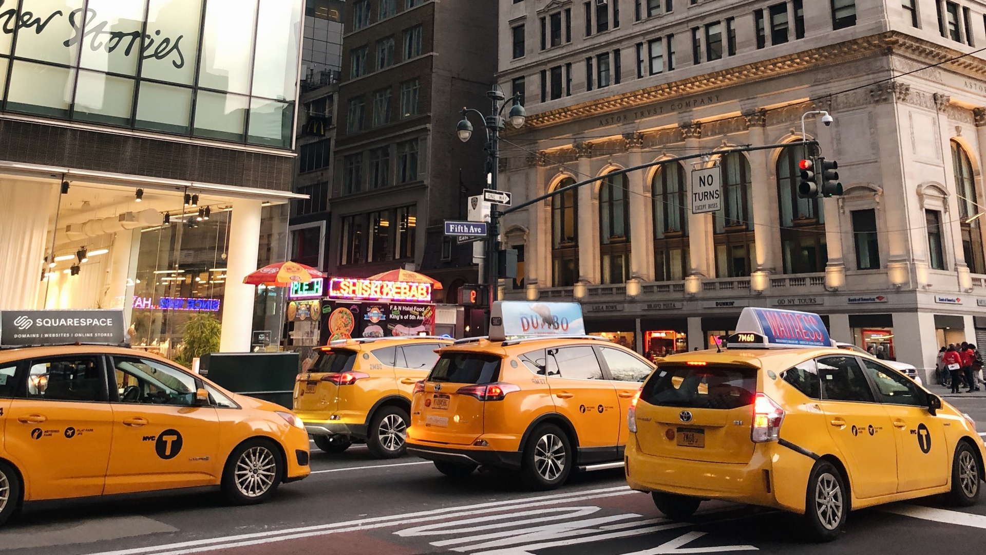 Обои авто, желтый, городской район, населенный пункт, город в разрешении 1920x1080