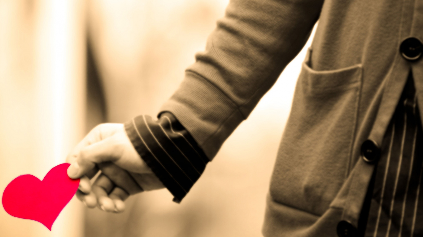 Обои сердце, палец, держась за руки, руки, рука в разрешении 1366x768