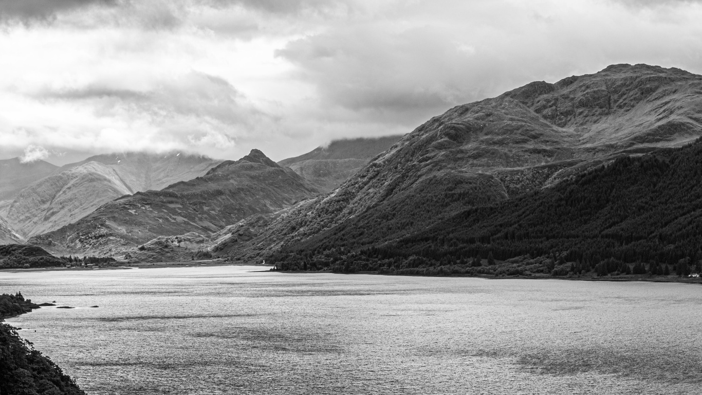 Обои нагорье, облако, гора, вода, природный ландшафт в разрешении 1366x768