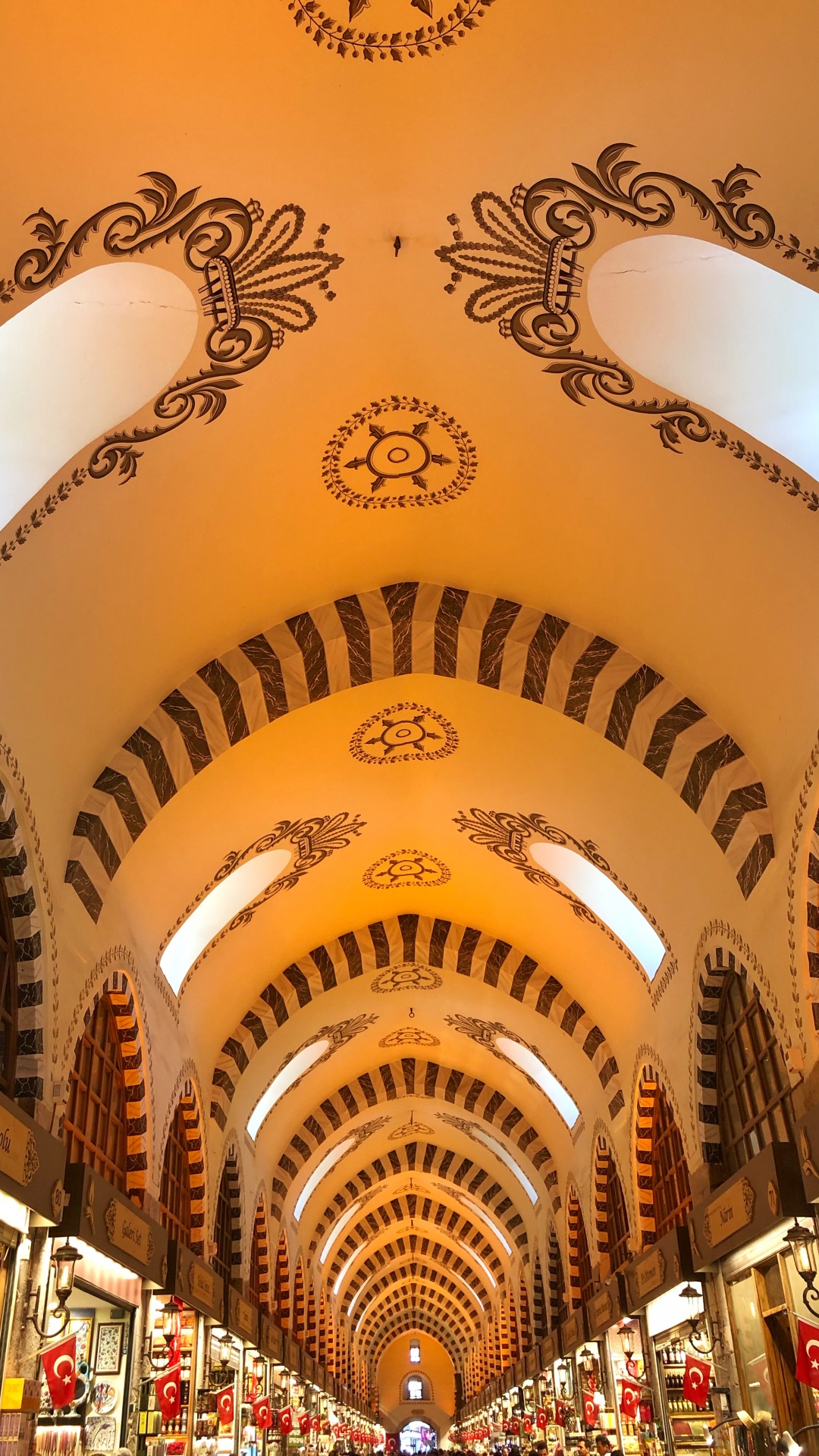 Обои арка, msr ars, международный аэропорт сабиха гёкчен, потолок, розничная продажа в разрешении 1080x1920