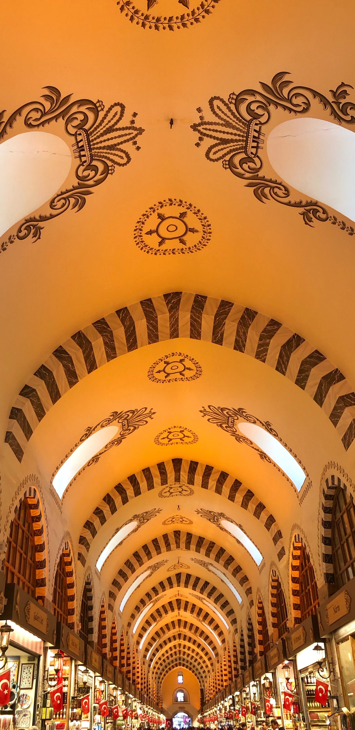 Обои арка, msr ars, международный аэропорт сабиха гёкчен, потолок, розничная продажа в разрешении 1440x2960