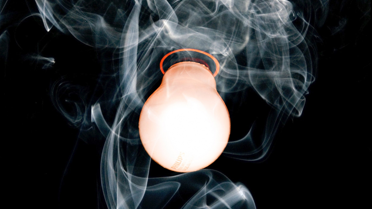 Обои дым, шея, книга в разрешении 1280x720