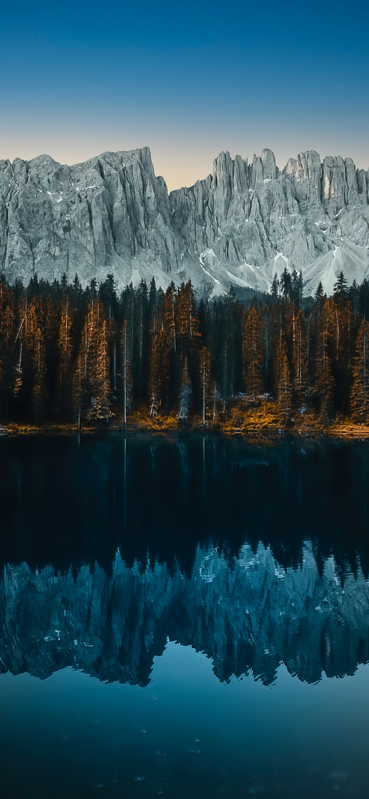 Обои Карерзее, вода, гора, растение, снег в разрешении 1242x2688