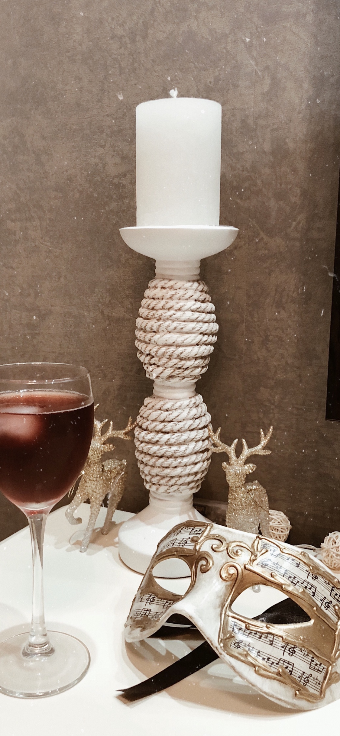 Обои бокал для вина, вино, шампанское, бокал для шампанского, рюмки в разрешении 1125x2436