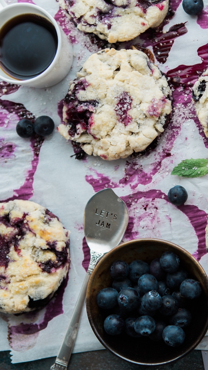 Обои завтрак, пища, выпечка, шоколадное печенье, черничный пирог в разрешении 720x1280