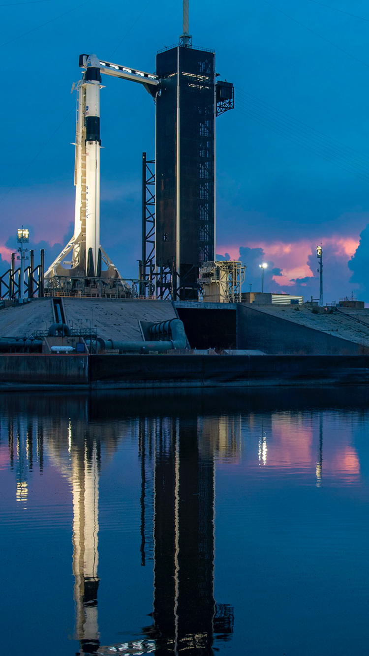 Обои SpaceX, spacex при запуске, экипаж дракона демо-2, Международная космическая станция, НАСА в разрешении 750x1334