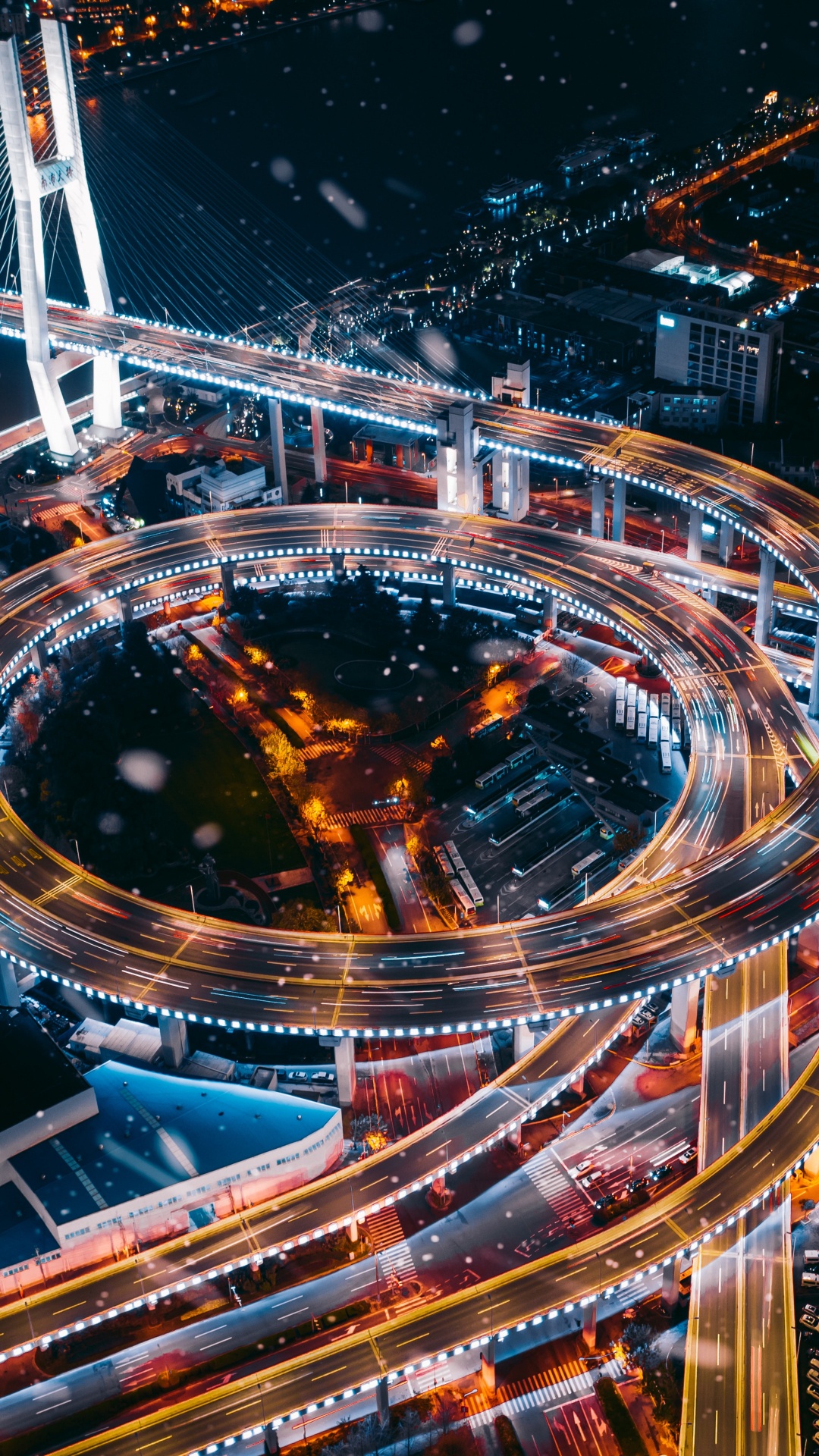 Обои телефон с ночным видом на город, город, Шанхай, здание, городской пейзаж в разрешении 1080x1920