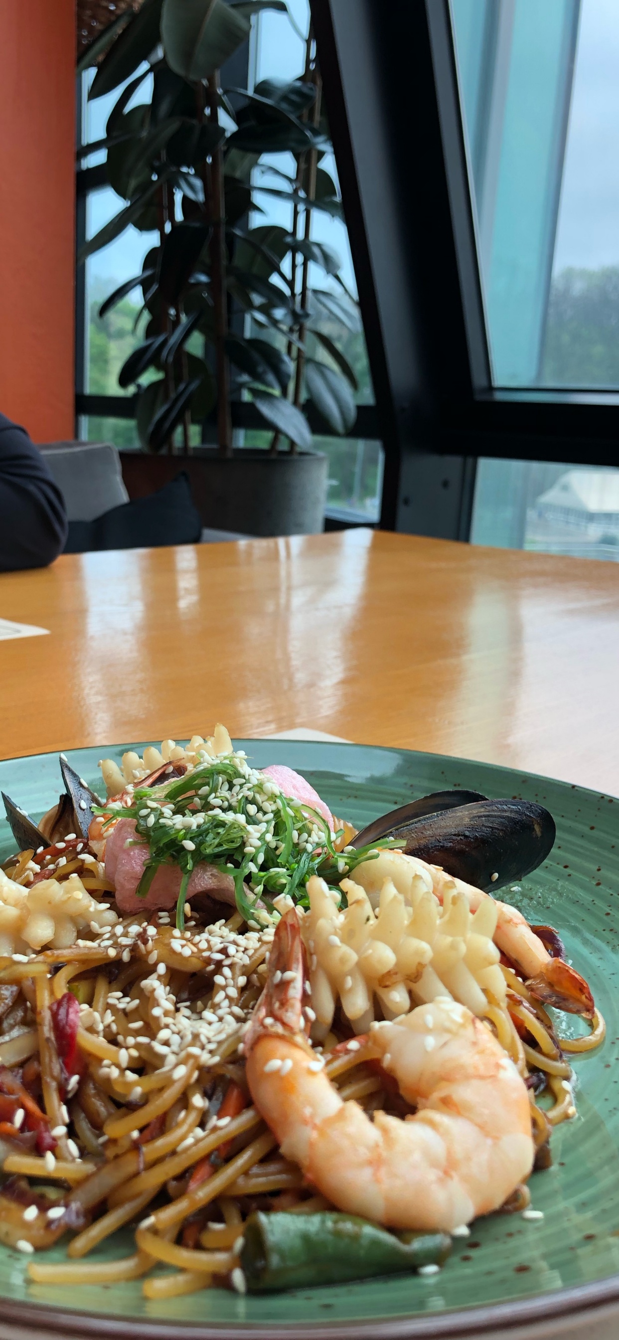 Обои итальянская кухня, Тайская кухня, вегетарианская кухня, китайская кухня, лапша в разрешении 1242x2688