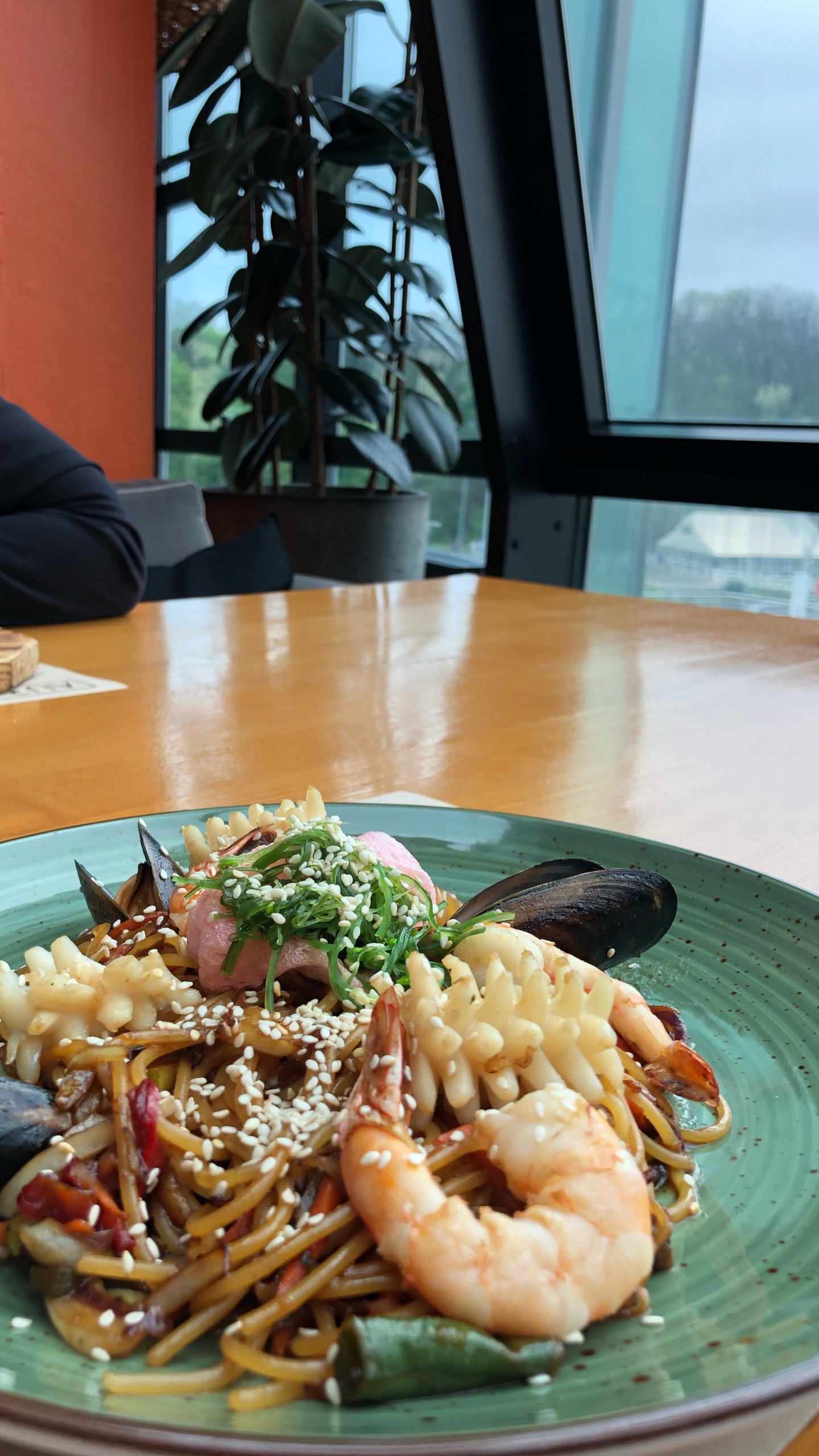 Обои итальянская кухня, Тайская кухня, вегетарианская кухня, китайская кухня, лапша в разрешении 1440x2560