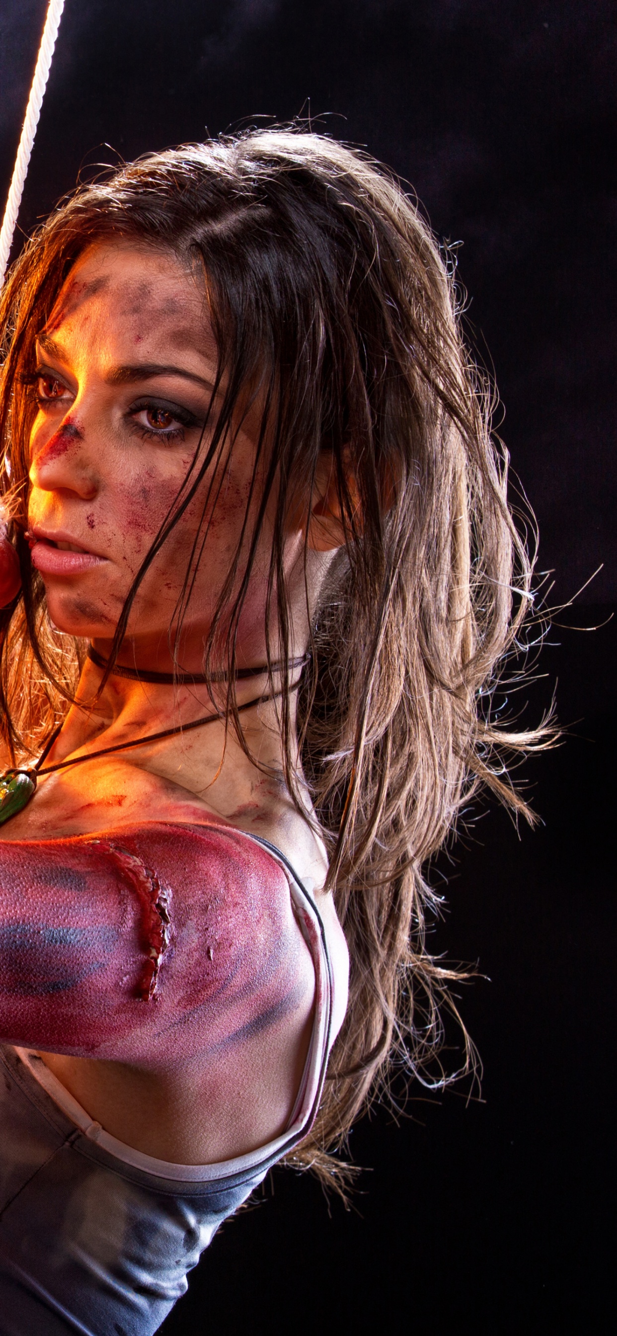 Обои лары крофт, рейдовик, фэнтези, театральное искусство, стрельба из лука в разрешении 1242x2688