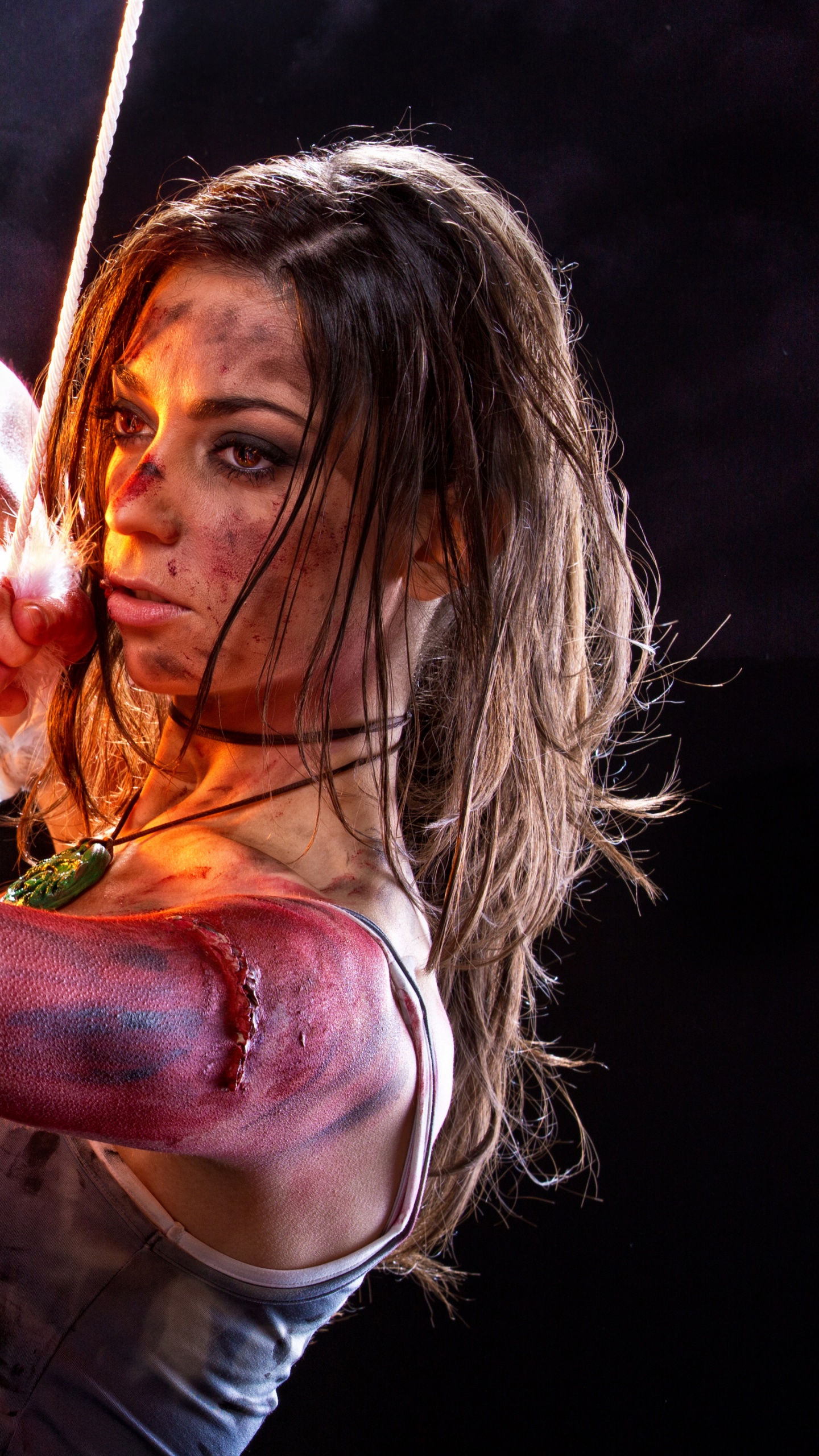 Обои лары крофт, рейдовик, фэнтези, театральное искусство, стрельба из лука в разрешении 1440x2560