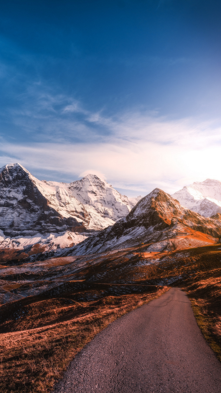 Обои гора, Япония, облако, склон, природный ландшафт в разрешении 750x1334