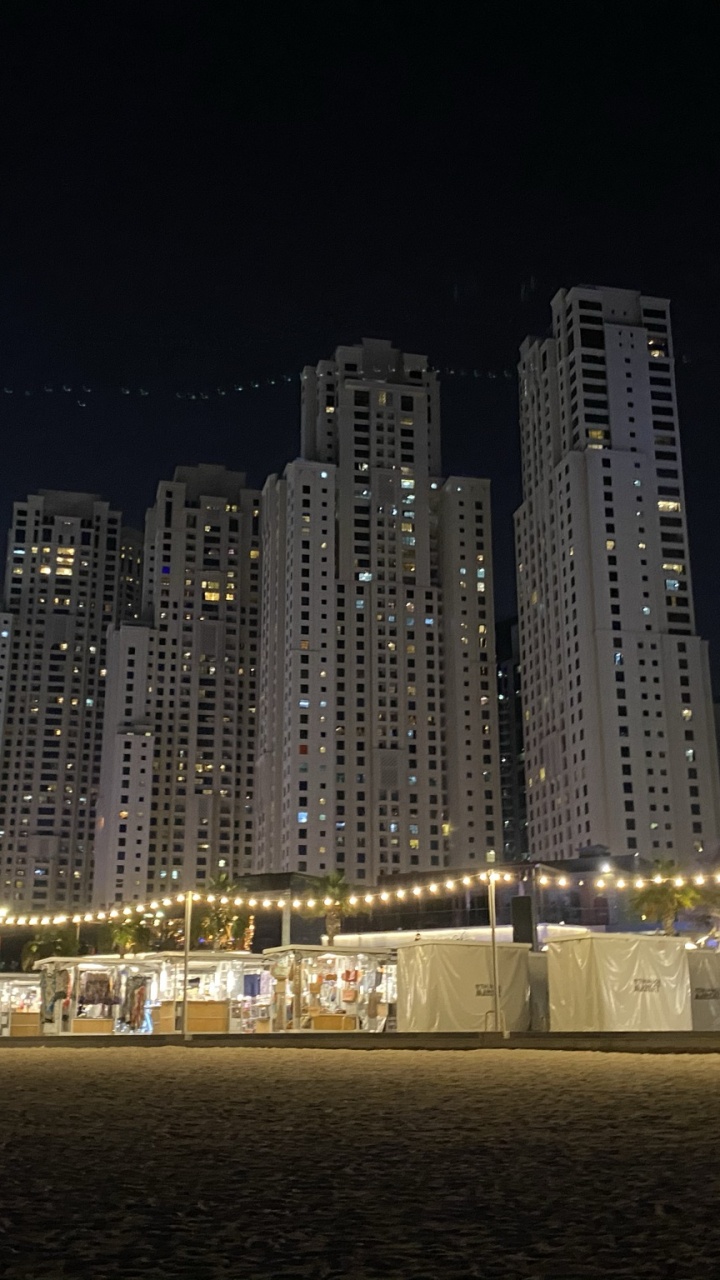 Обои Дубай, ночь, башня, город, метрополия в разрешении 720x1280