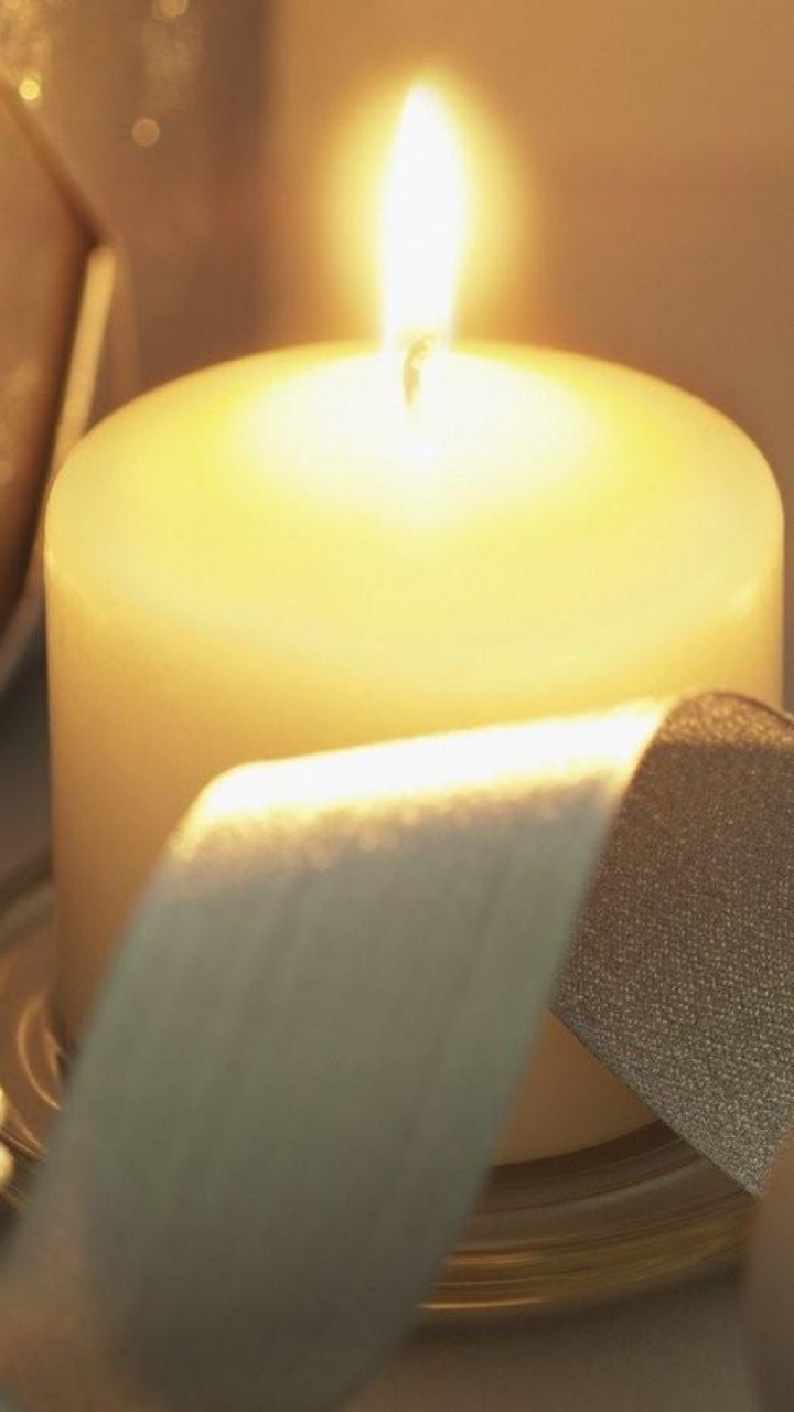 Обои Рождественский день, праздник, свеча, освещение, натюрморт в разрешении 720x1280