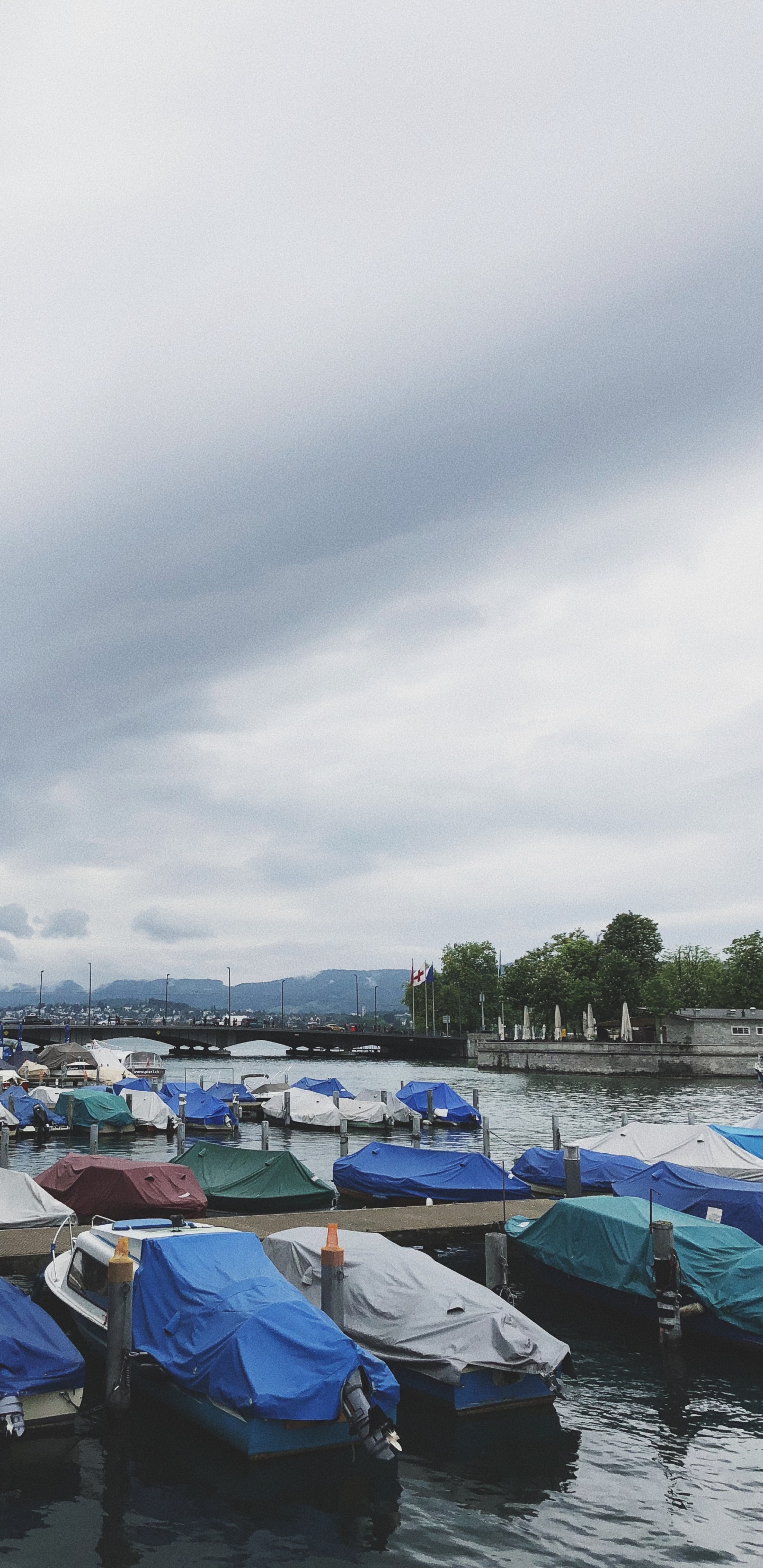 Обои вода, перевозка воды, лодка, канал, туризм в разрешении 1440x2960