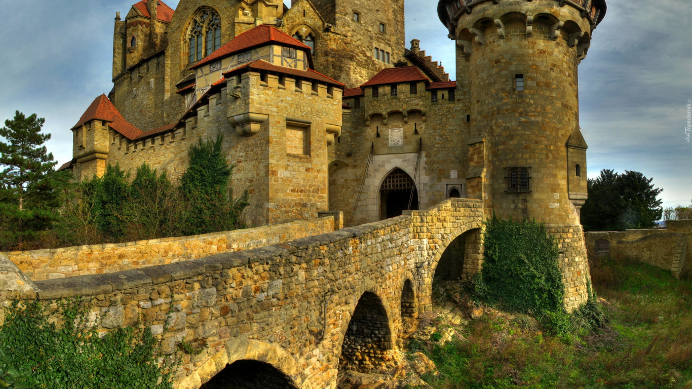 Обои Бург Кройценштайн, Вена, Замок Эльц, замок, средневековая архитектура в разрешении 1366x768
