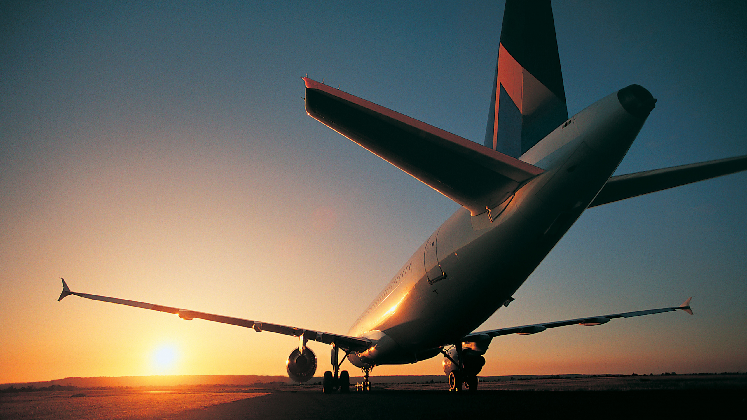 Обои самолет, самолеты, авиация, авиалайнер, авиакомпания в разрешении 2560x1440