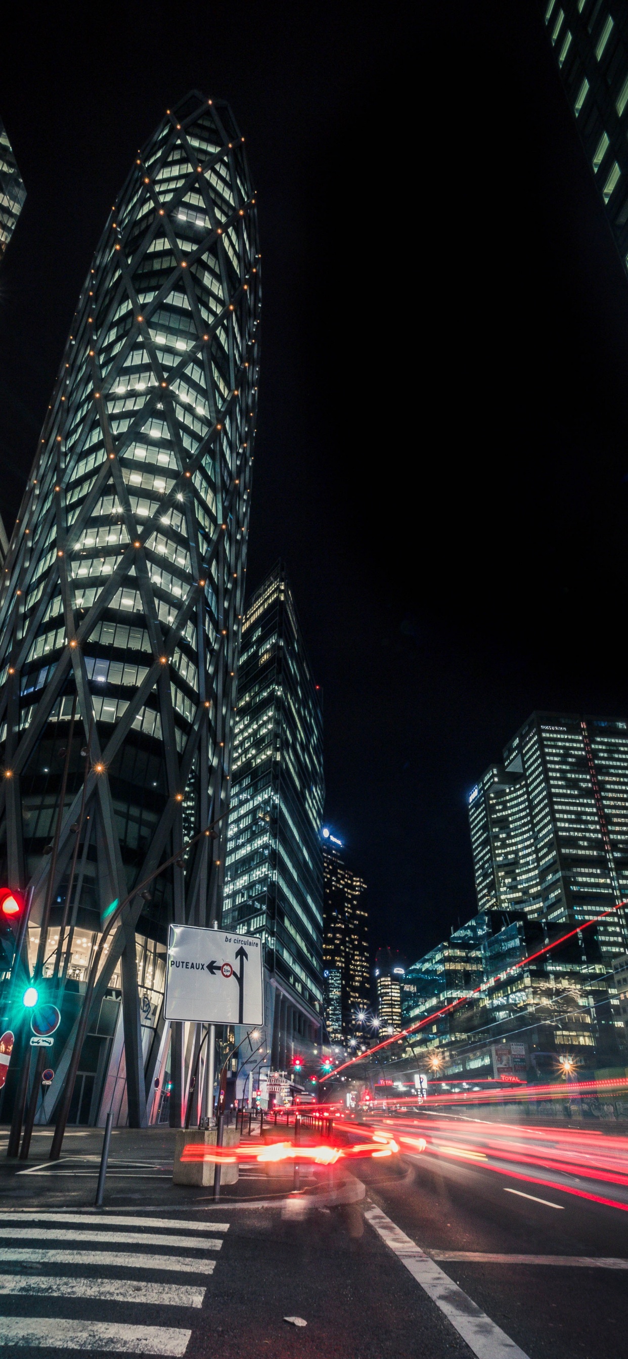 Обои город, ночь, городской район, ориентир, небоскреб в разрешении 1242x2688