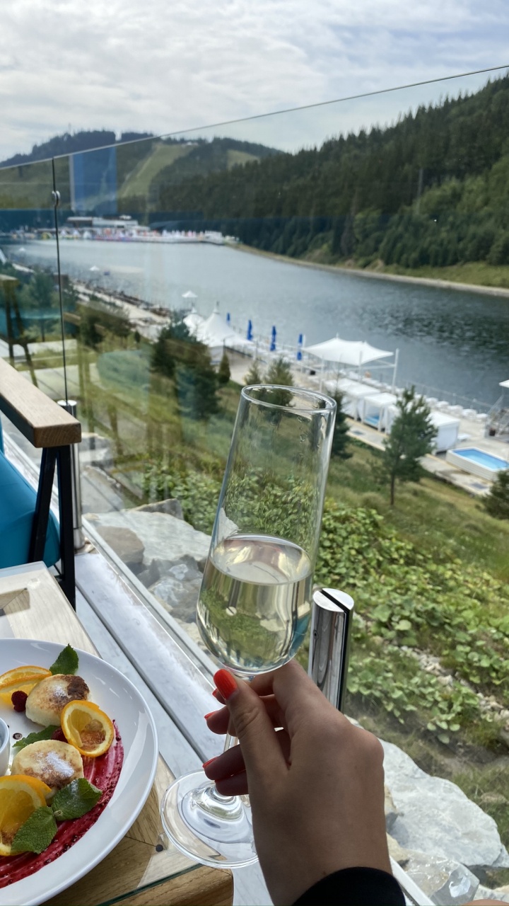 Обои лодка, вода, туризм, катание на лодках, стекло в разрешении 720x1280