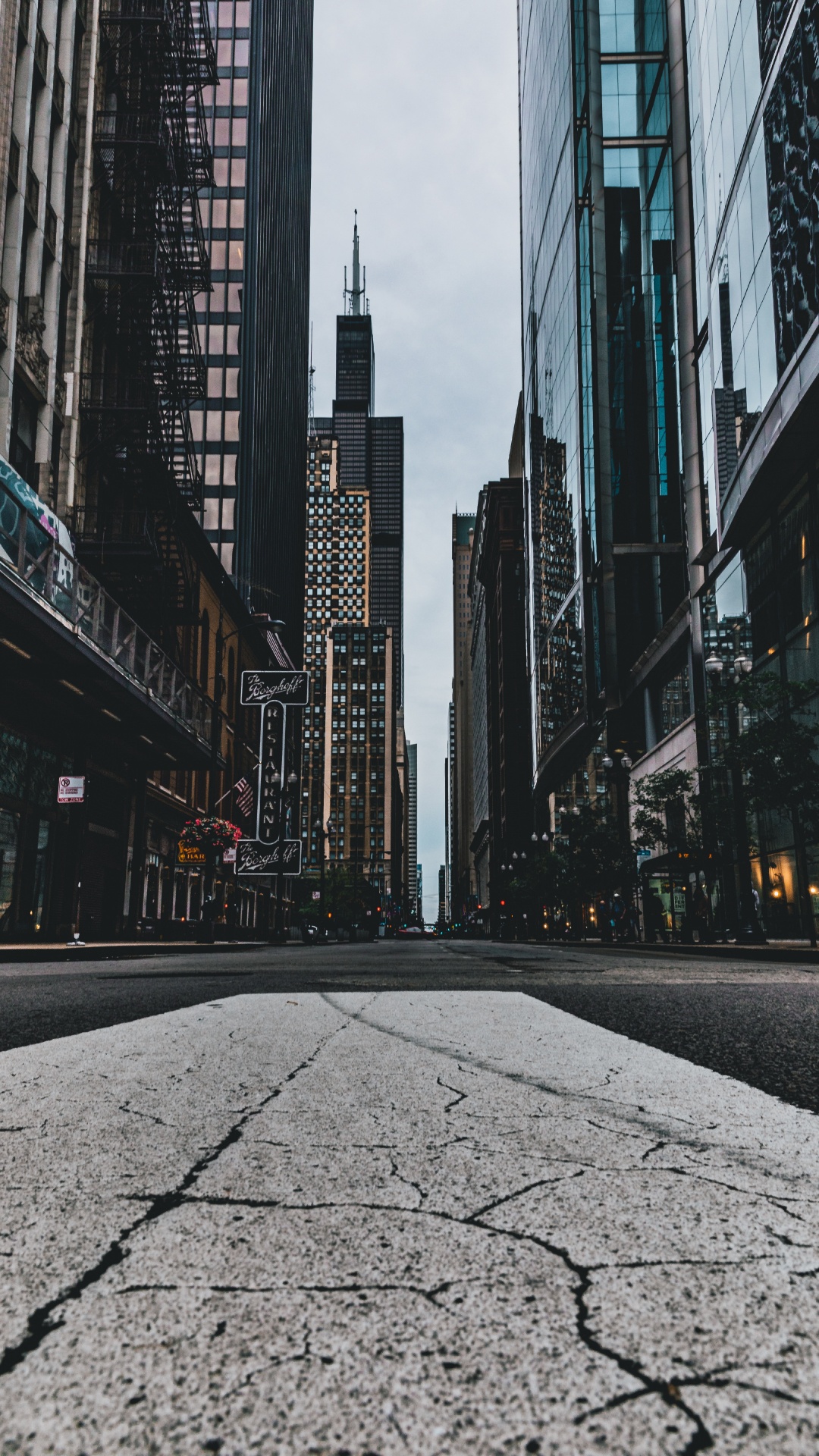 Обои городской район, город, улица, населенный пункт, метрополия в разрешении 1080x1920