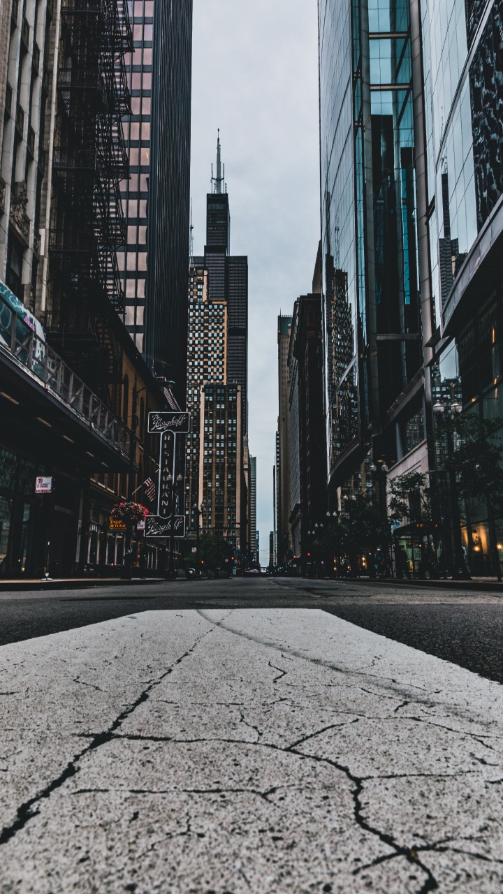 Обои городской район, город, улица, населенный пункт, метрополия в разрешении 720x1280