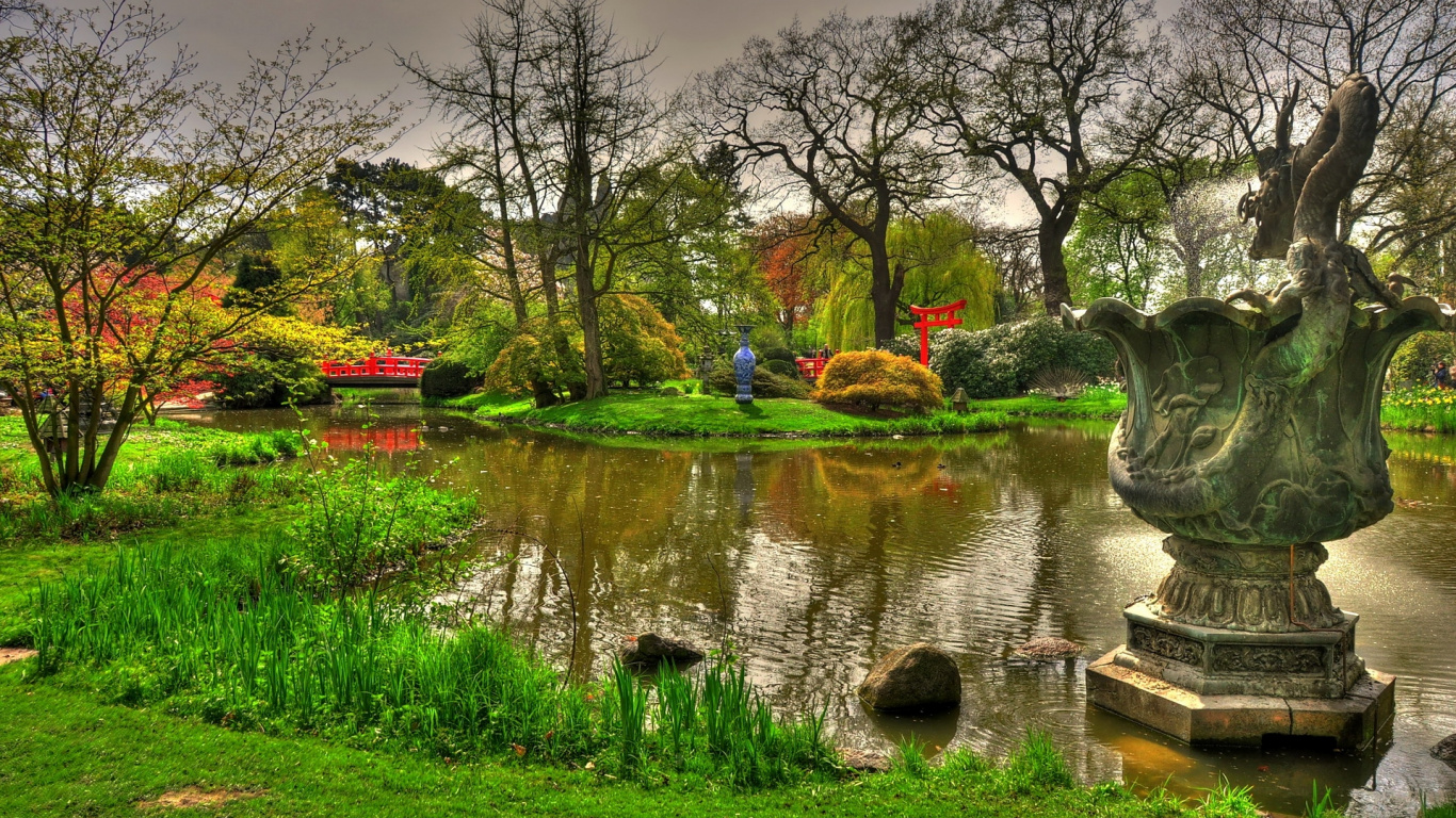 Обои сад, статуя, дракон, зеленый, пруд в разрешении 1366x768
