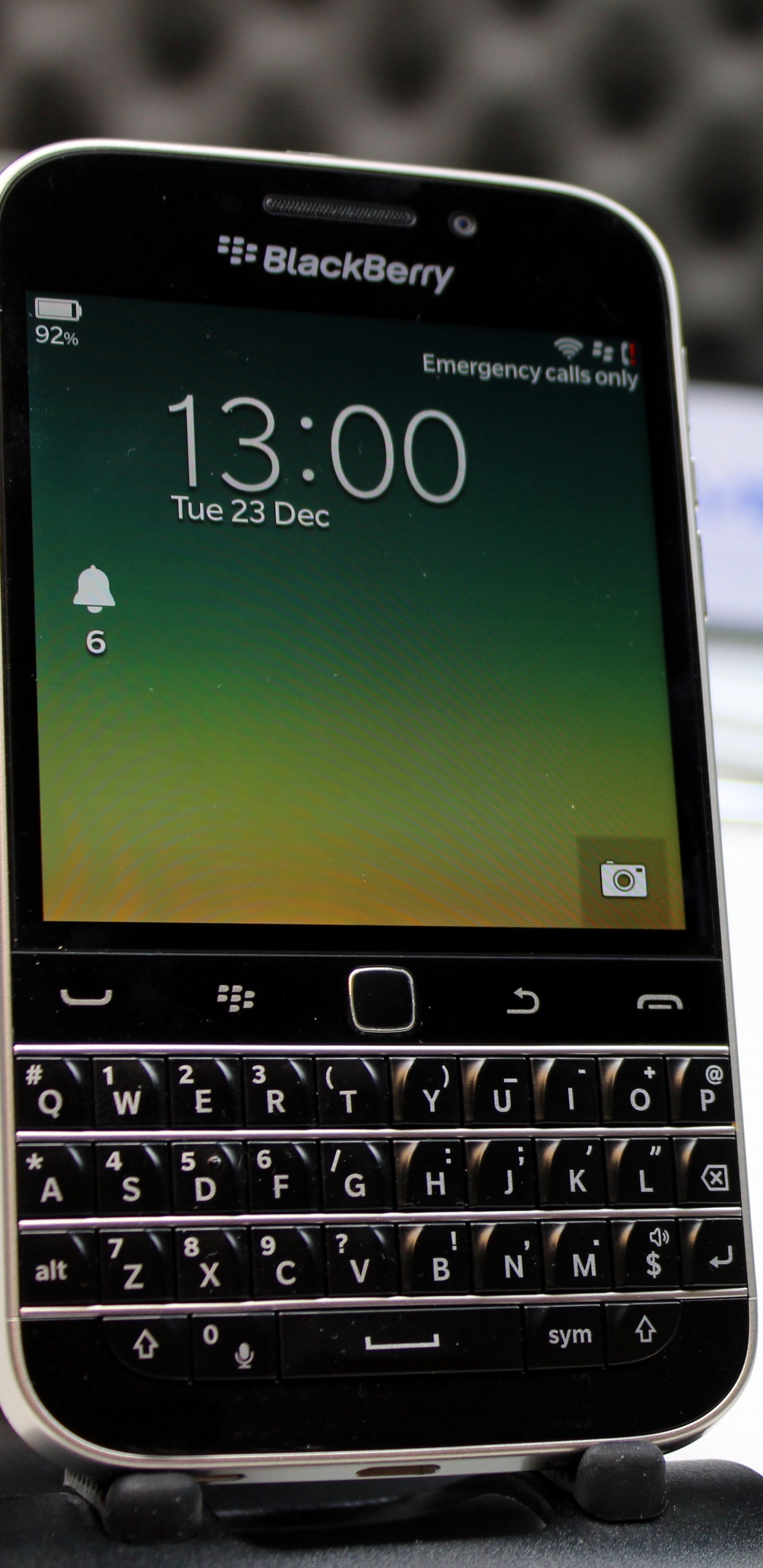 Обои Blackberry, смартфон, гаджет, коммуникационное устройство, портативное устройство коммуникации в разрешении 1440x2960