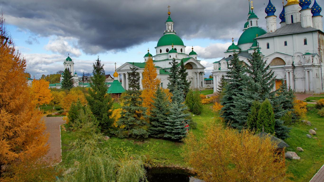 Обои дерево, монастырь, небо, достопримечательность, пихта в разрешении 1366x768