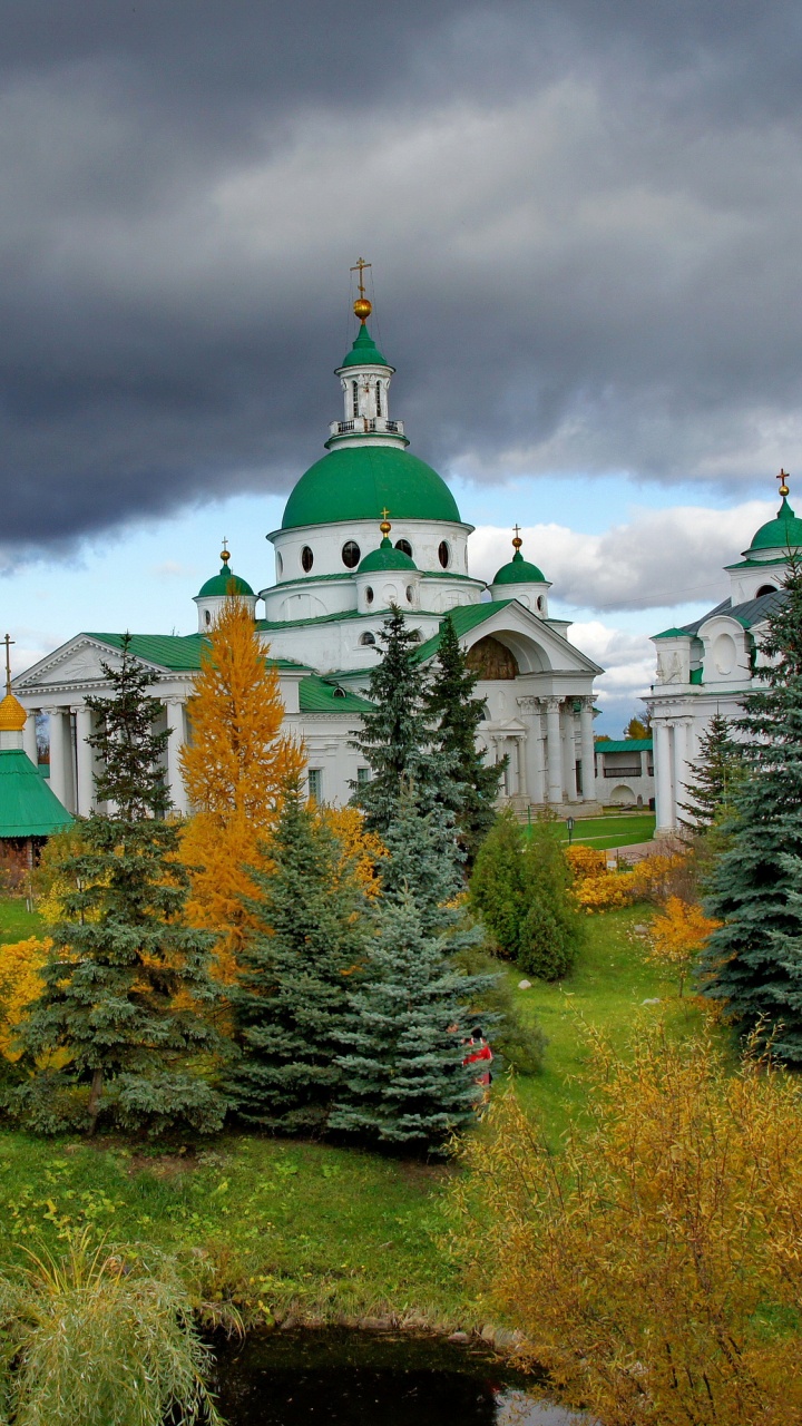 Обои дерево, монастырь, небо, достопримечательность, пихта в разрешении 720x1280