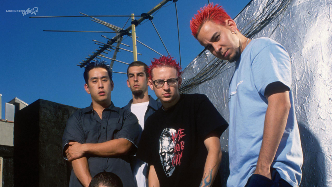 Обои Честер Беннингтон, Майк Шинода, Линкин Парк, забава, волосы на лице в разрешении 1366x768