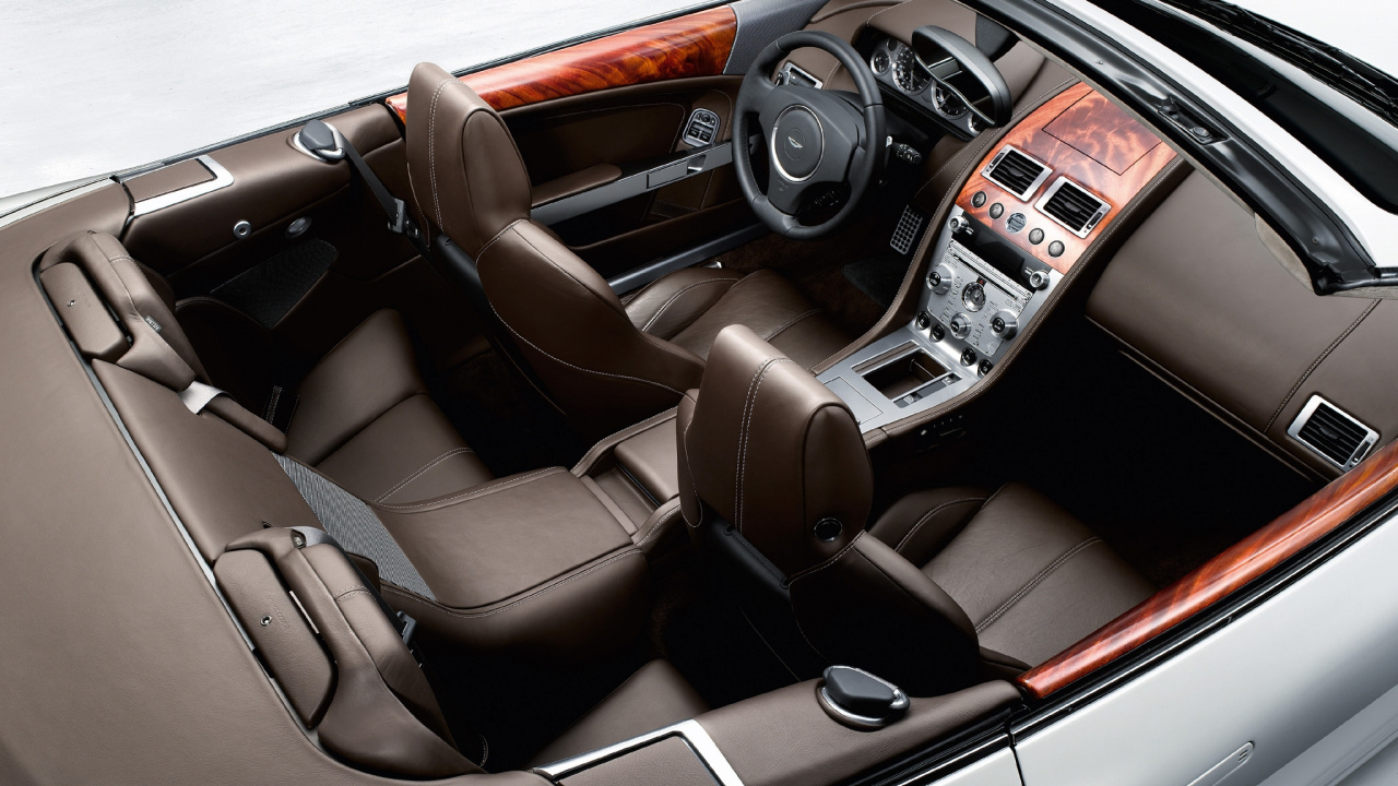 Обои Астон Мартин, Астон Мартин дбс, рулевое колесо, средний кронштейн, руль в разрешении 1280x720