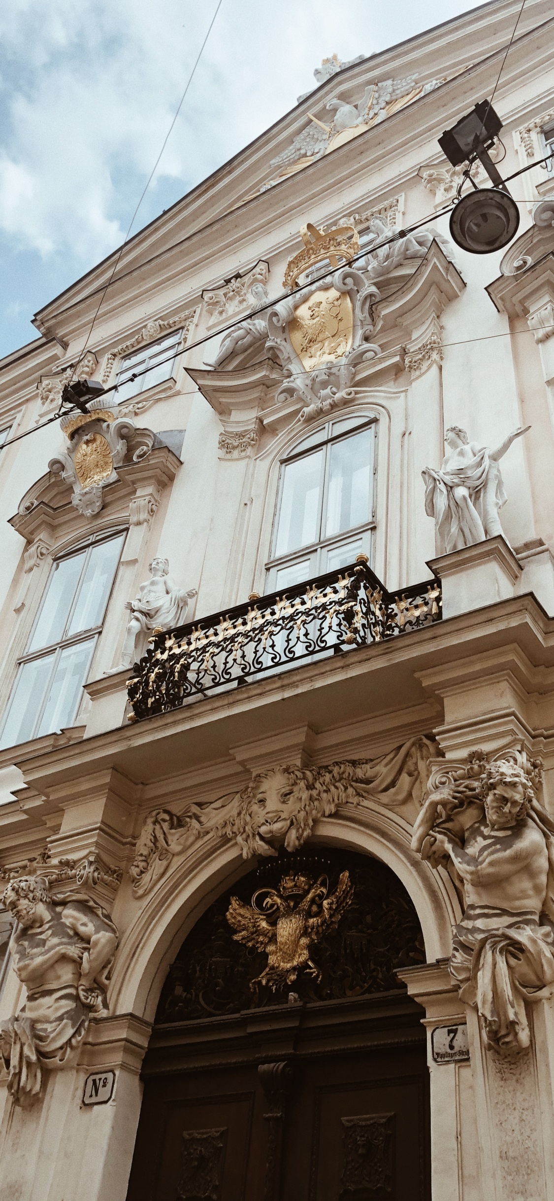 Обои ориентир, классическая архитектура, фасад, архитектура, формование в разрешении 1125x2436