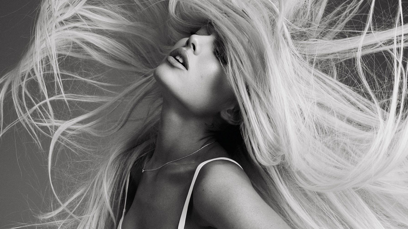 Обои склад боеприпасов, волосы, лицо, блондин, красота в разрешении 1366x768