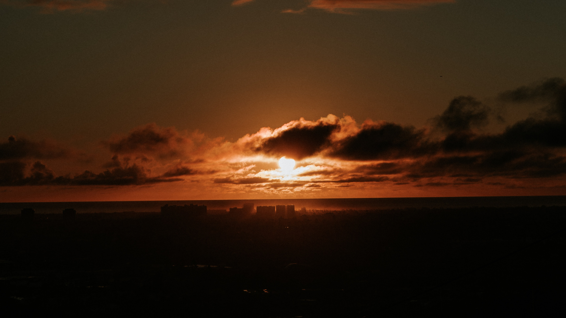 Обои закат, горизонт, послесвечение, облако, восход солнца в разрешении 1920x1080