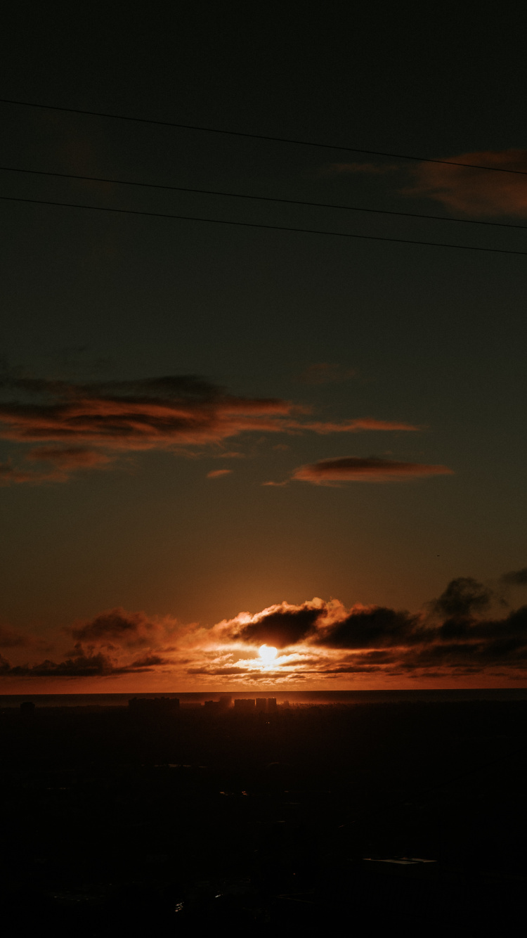 Обои закат, горизонт, послесвечение, облако, восход солнца в разрешении 750x1334