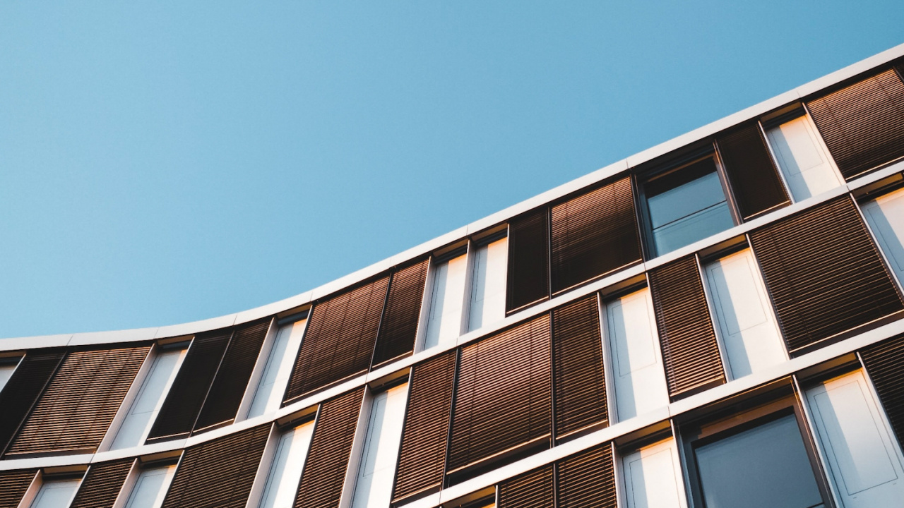 Обои недвижимость, конференция по недвижимости, свойство, здание, окно в разрешении 1280x720