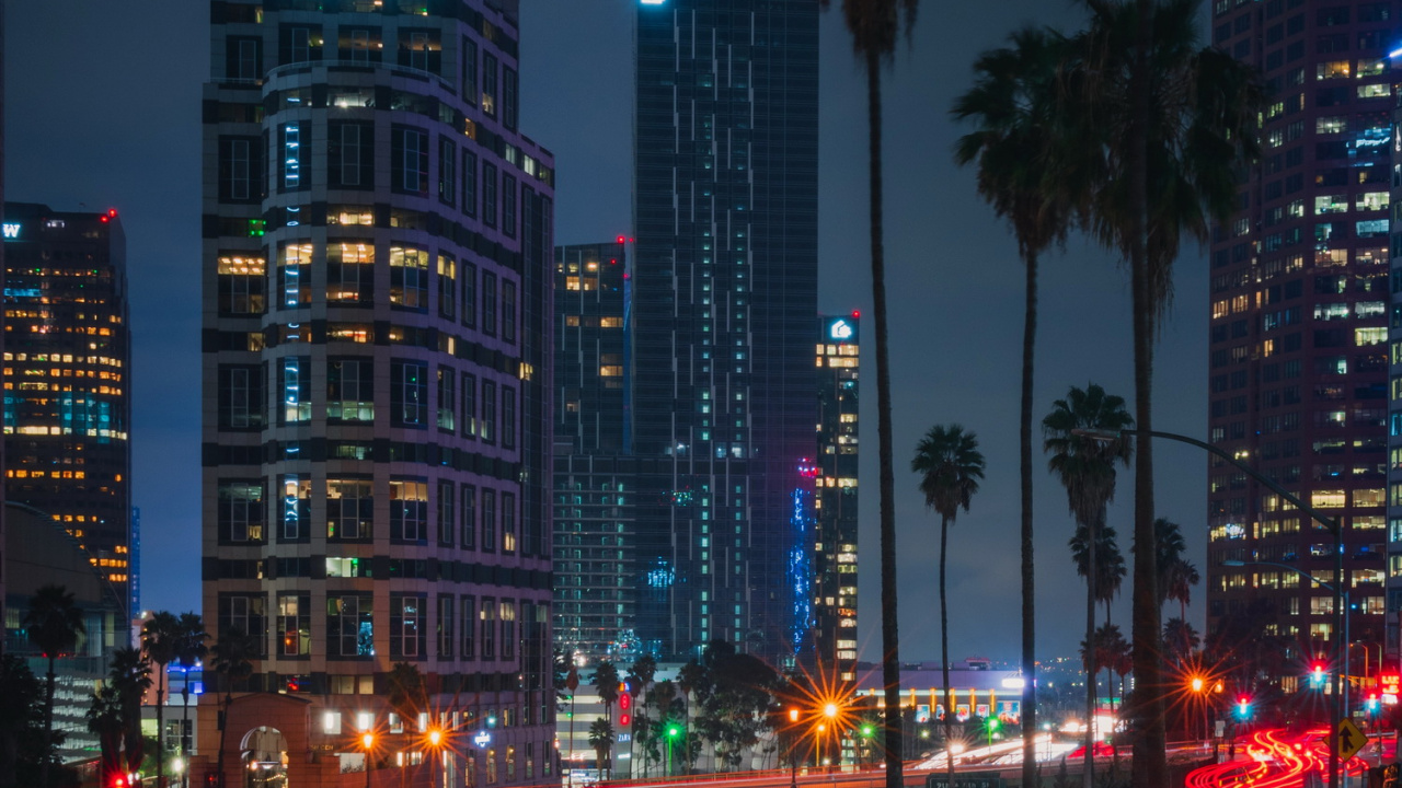 Обои эффект глубины, небоскреб, здание, уличный фонарь, свет в разрешении 1280x720