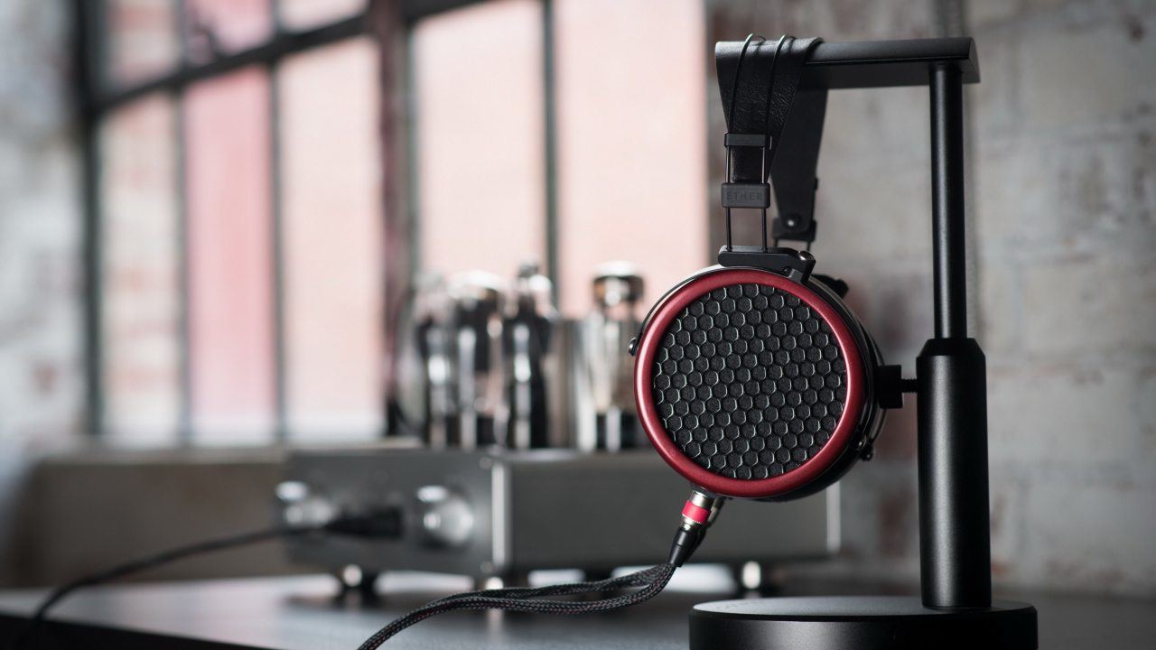 Обои наушники, звуковое оборудование, микрофон, технологии, beats electronics в разрешении 1280x720