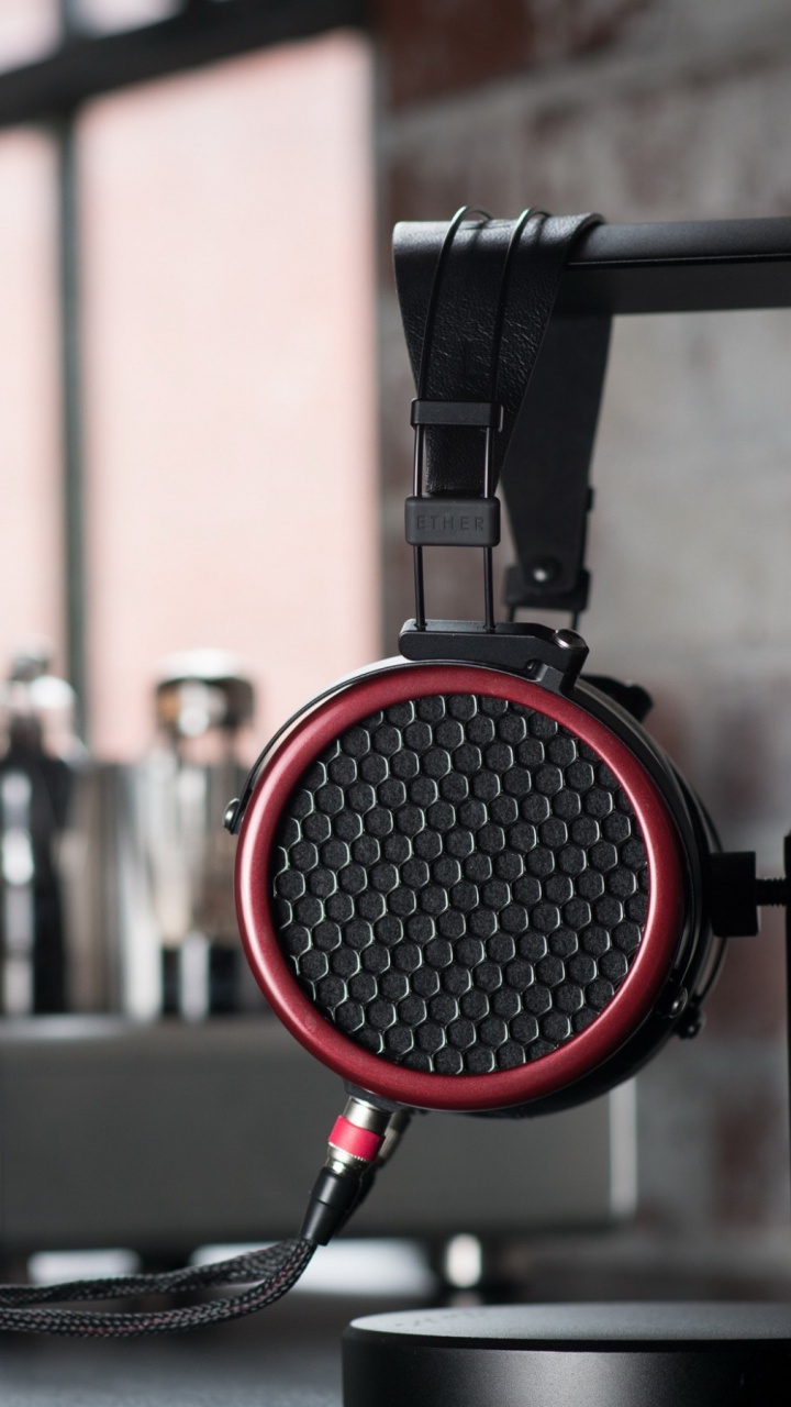 Обои наушники, звуковое оборудование, микрофон, технологии, beats electronics в разрешении 720x1280