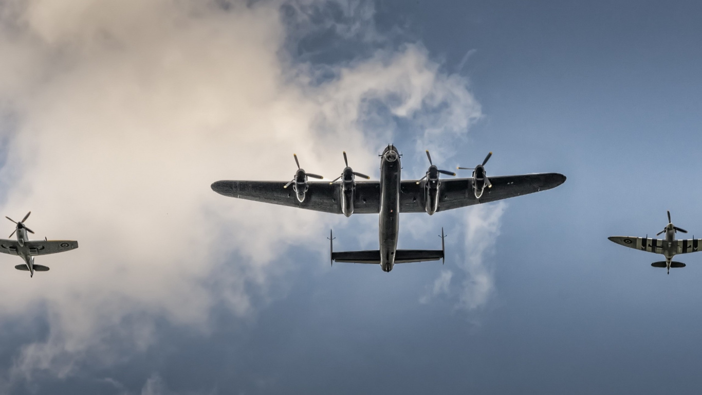 Обои Авро Ланкастер, самолет, самолеты, военный самолет, авиация в разрешении 1366x768