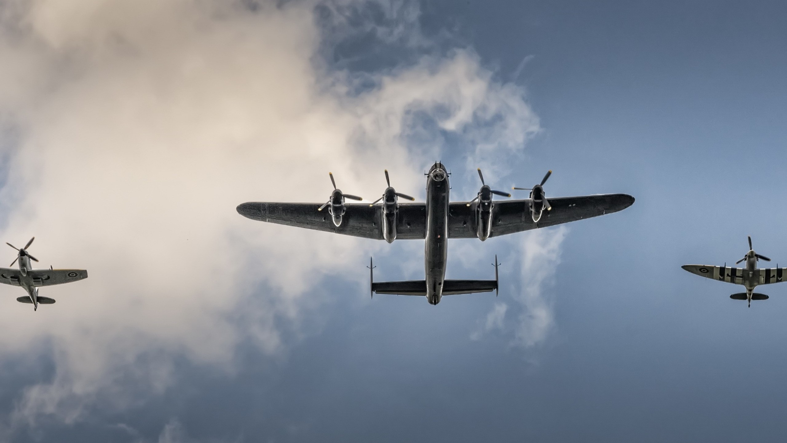 Обои Авро Ланкастер, самолет, самолеты, военный самолет, авиация в разрешении 2560x1440