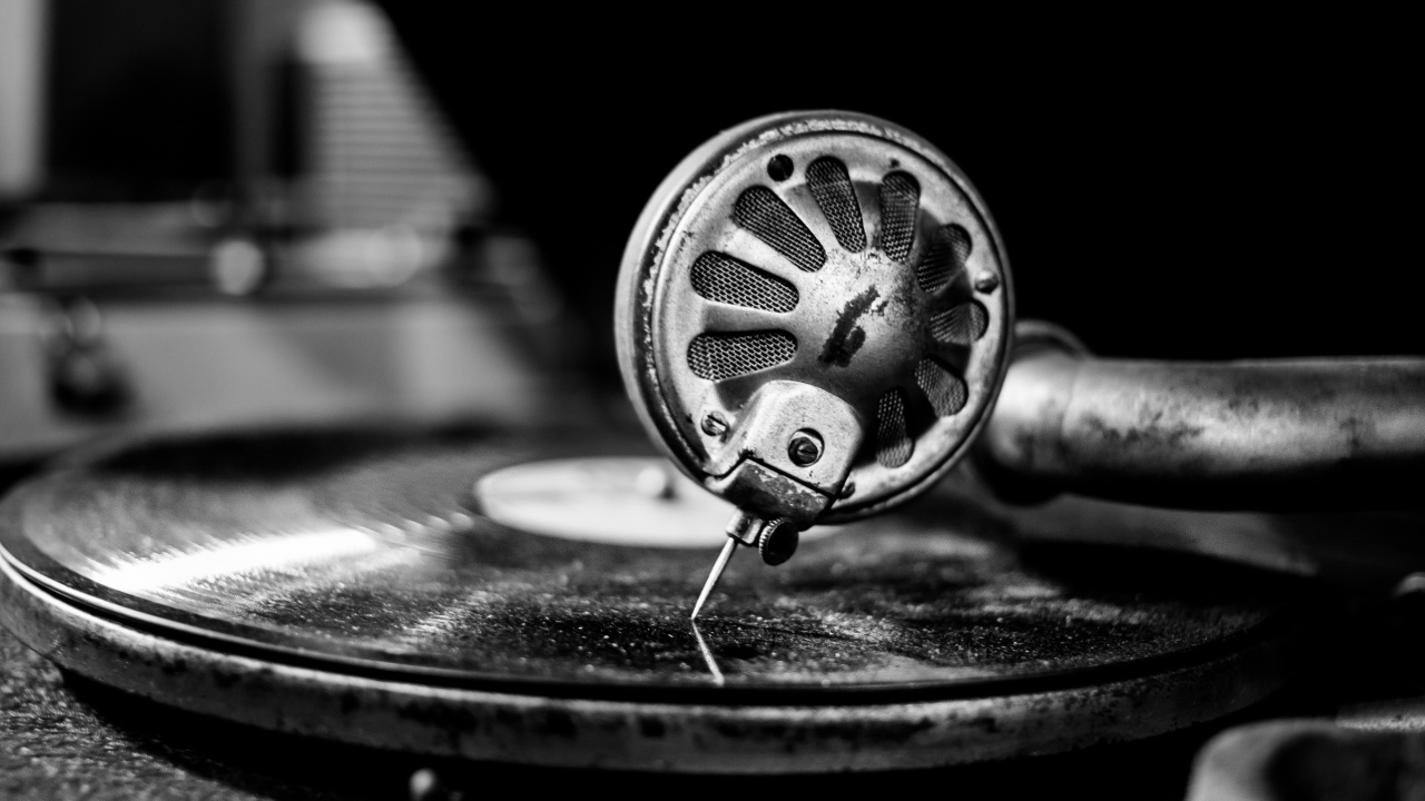 Обои фонограф, граммофонная пластинка, колесо, монохромный, черный и белый в разрешении 1280x720