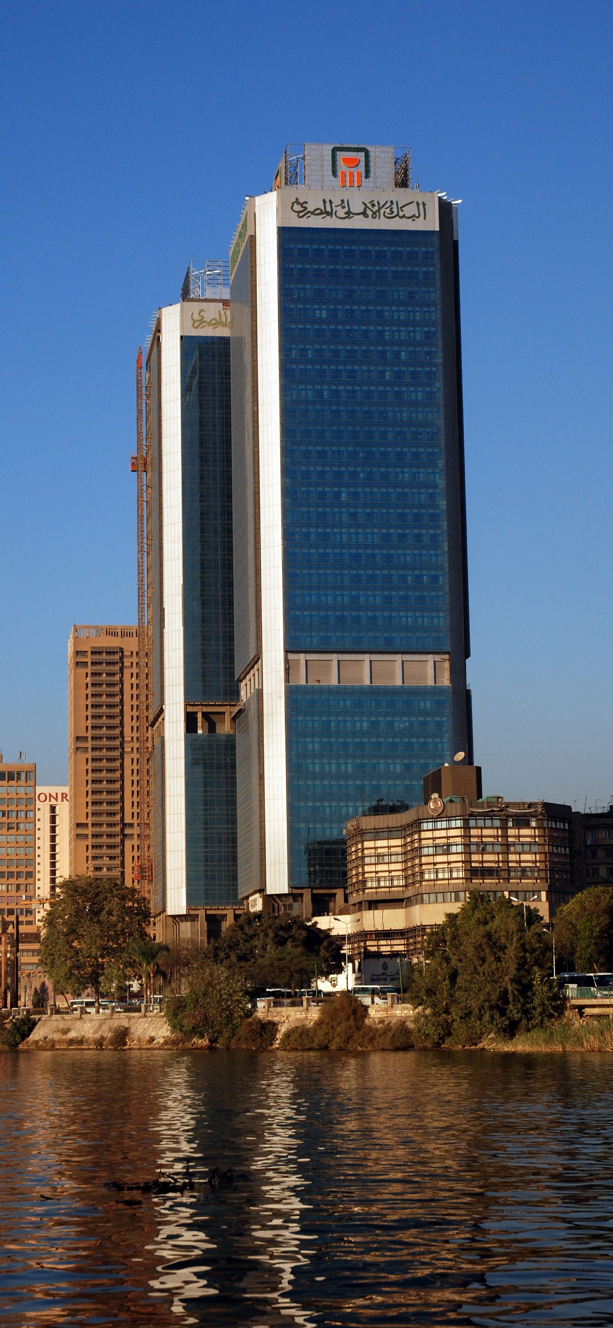 Обои Каир, небоскреб, линия горизонта, дневное время, ориентир в разрешении 1242x2688