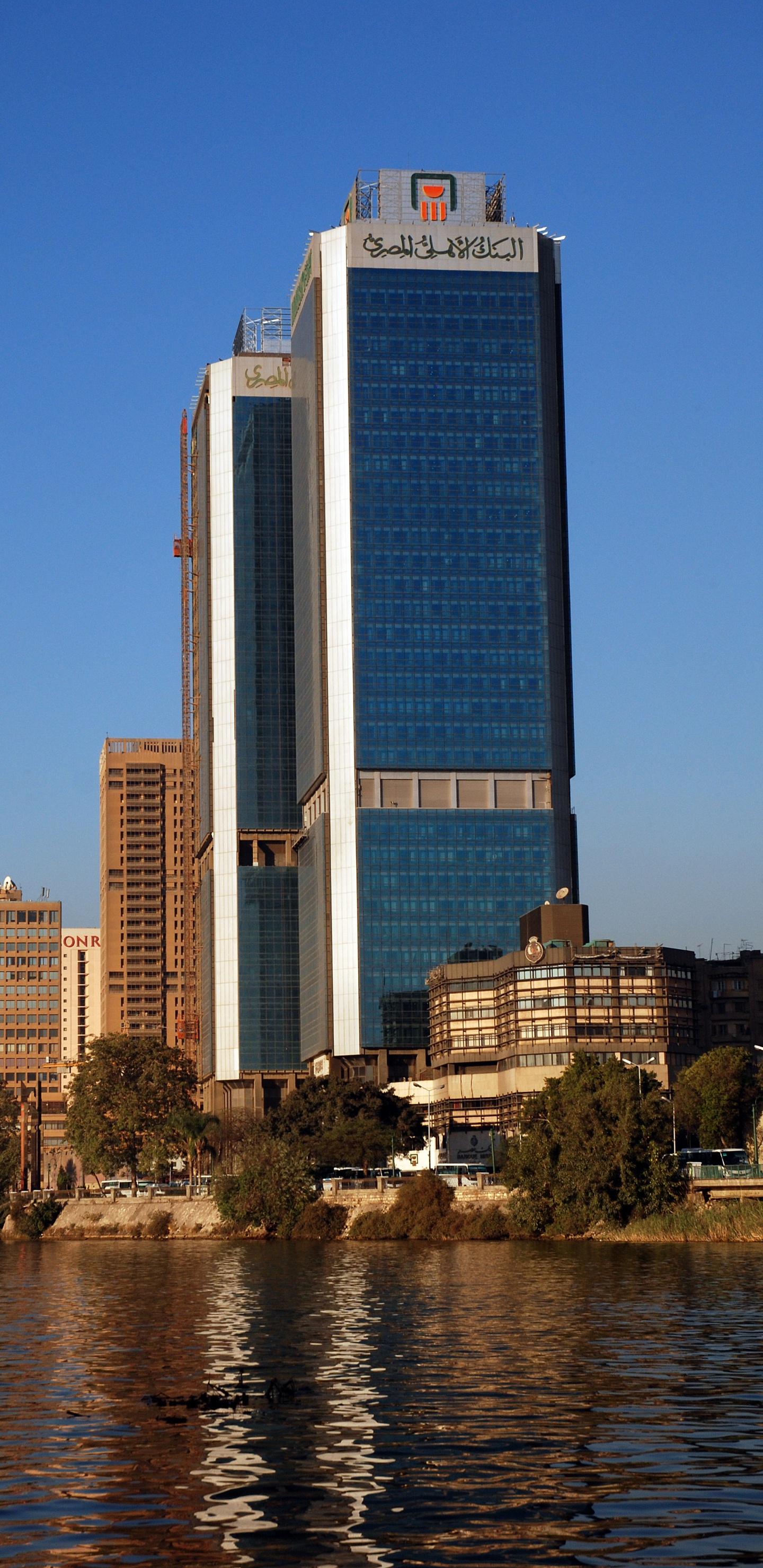 Обои Каир, небоскреб, линия горизонта, дневное время, ориентир в разрешении 1440x2960