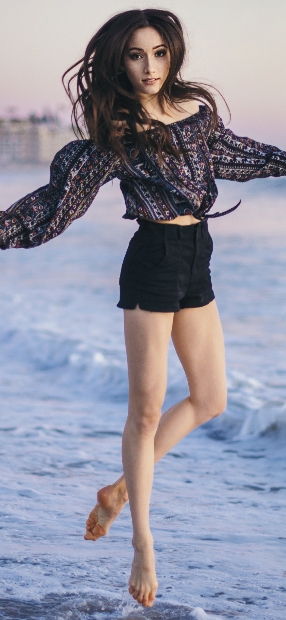 Обои пляж, одежда, красота, фэшн, нога в разрешении 1125x2436