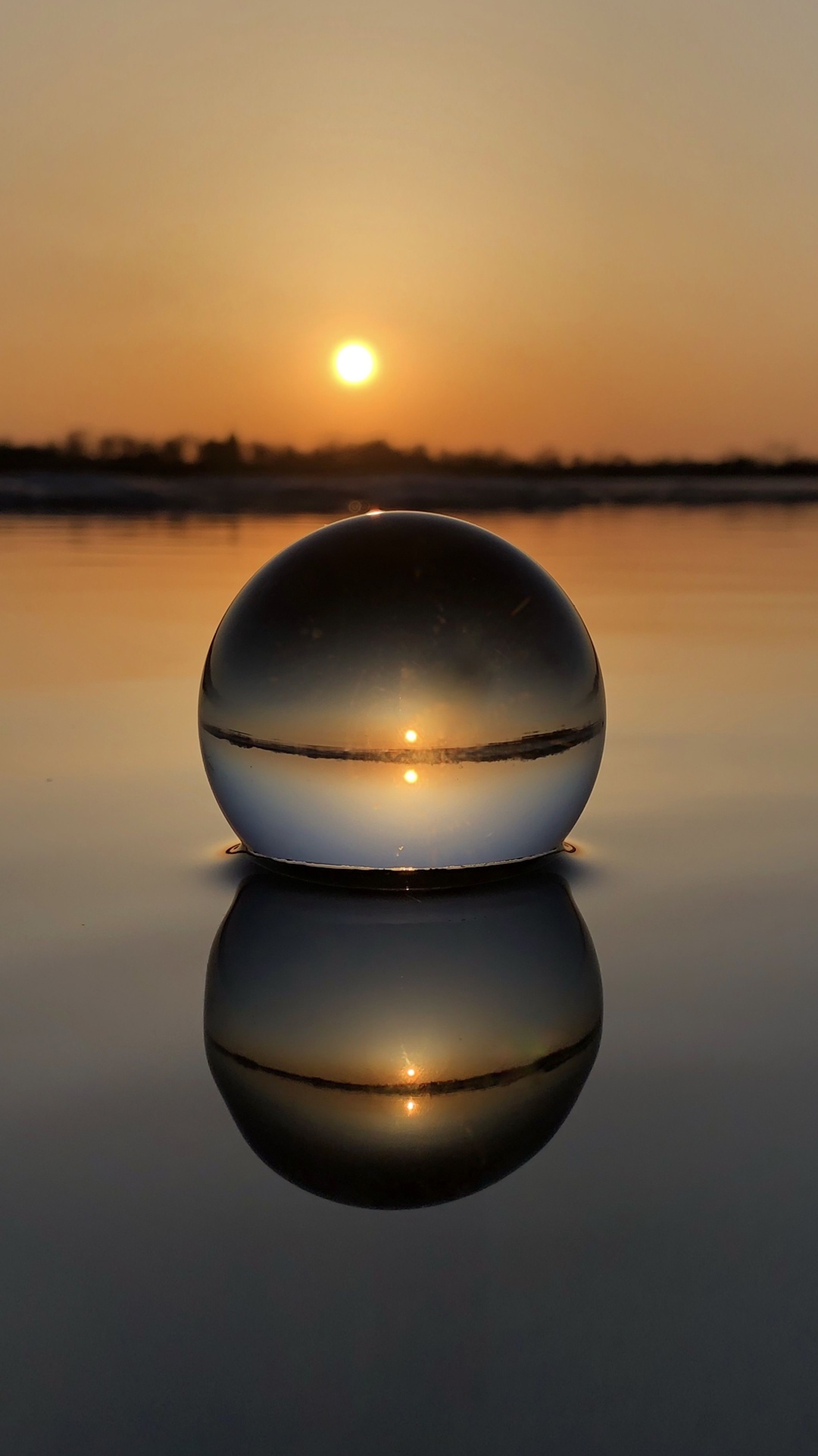 Обои отражение, вода, гидроресурсы, атмосфера, свет в разрешении 1080x1920