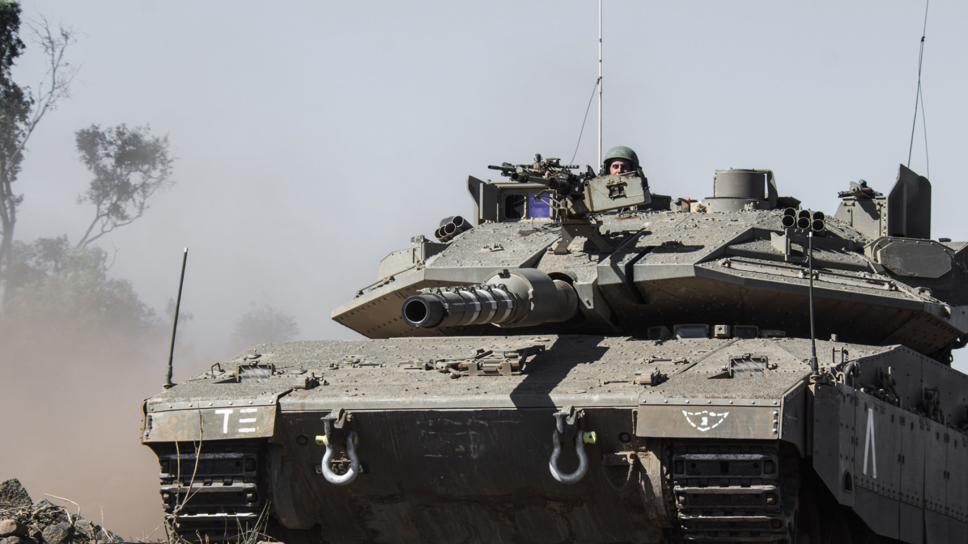 Обои бак, военнослужащие, Черчилль танк, бронированный корпус, Израиль в разрешении 1920x1080