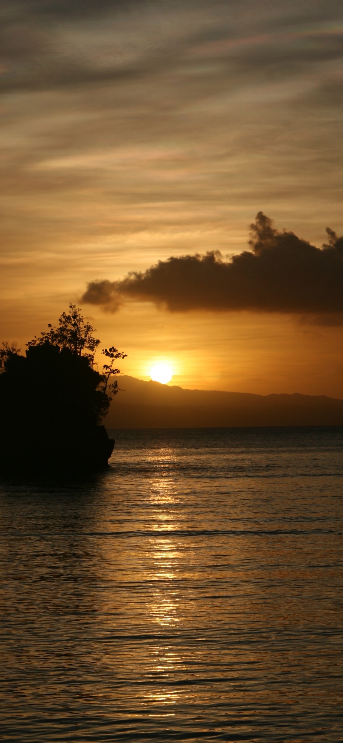 Обои туризм, послесвечение, спокойный, вода, небо в разрешении 1125x2436